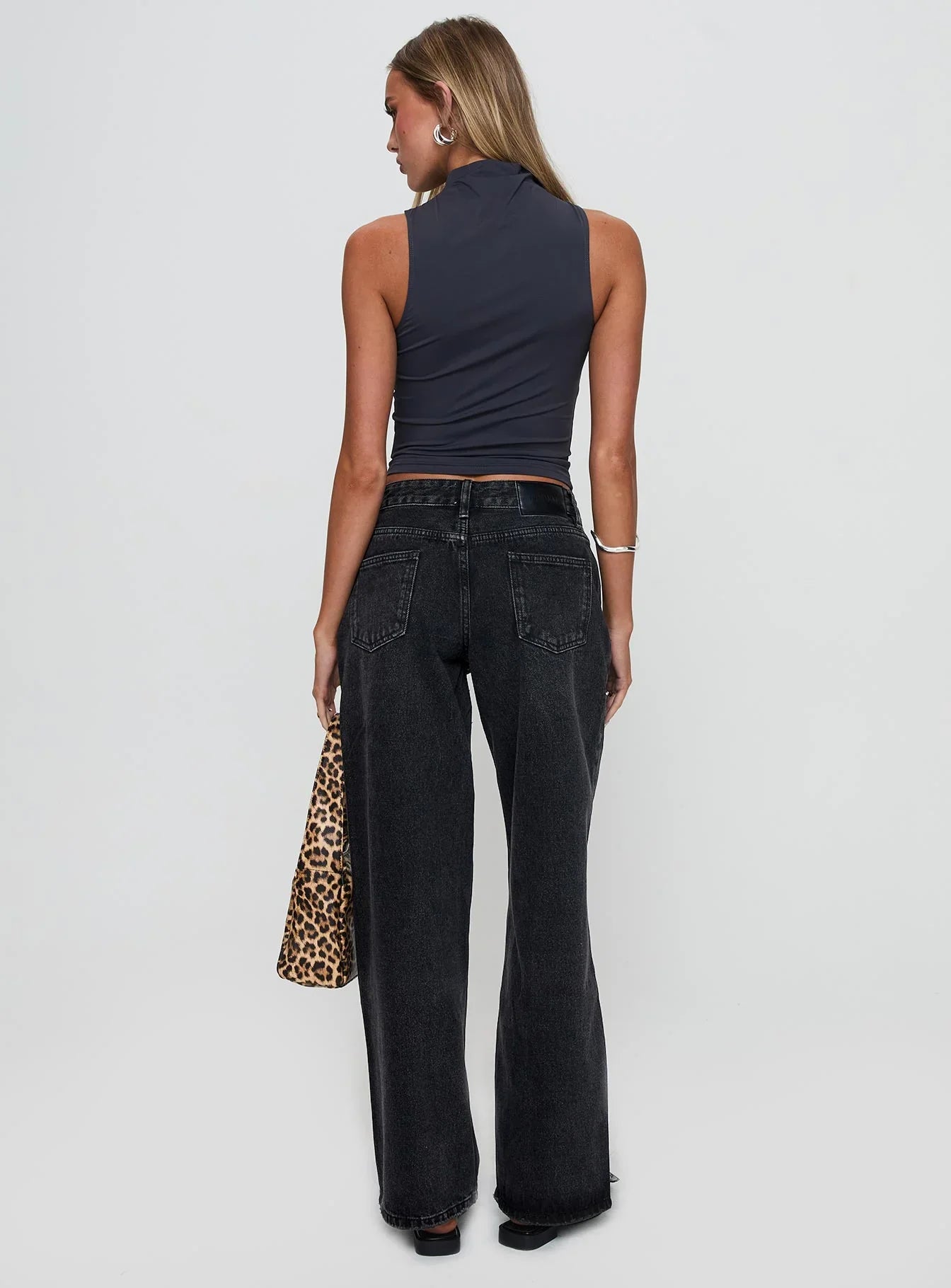 Serenitia Mid Rise Relaxed Jeans Washed Black